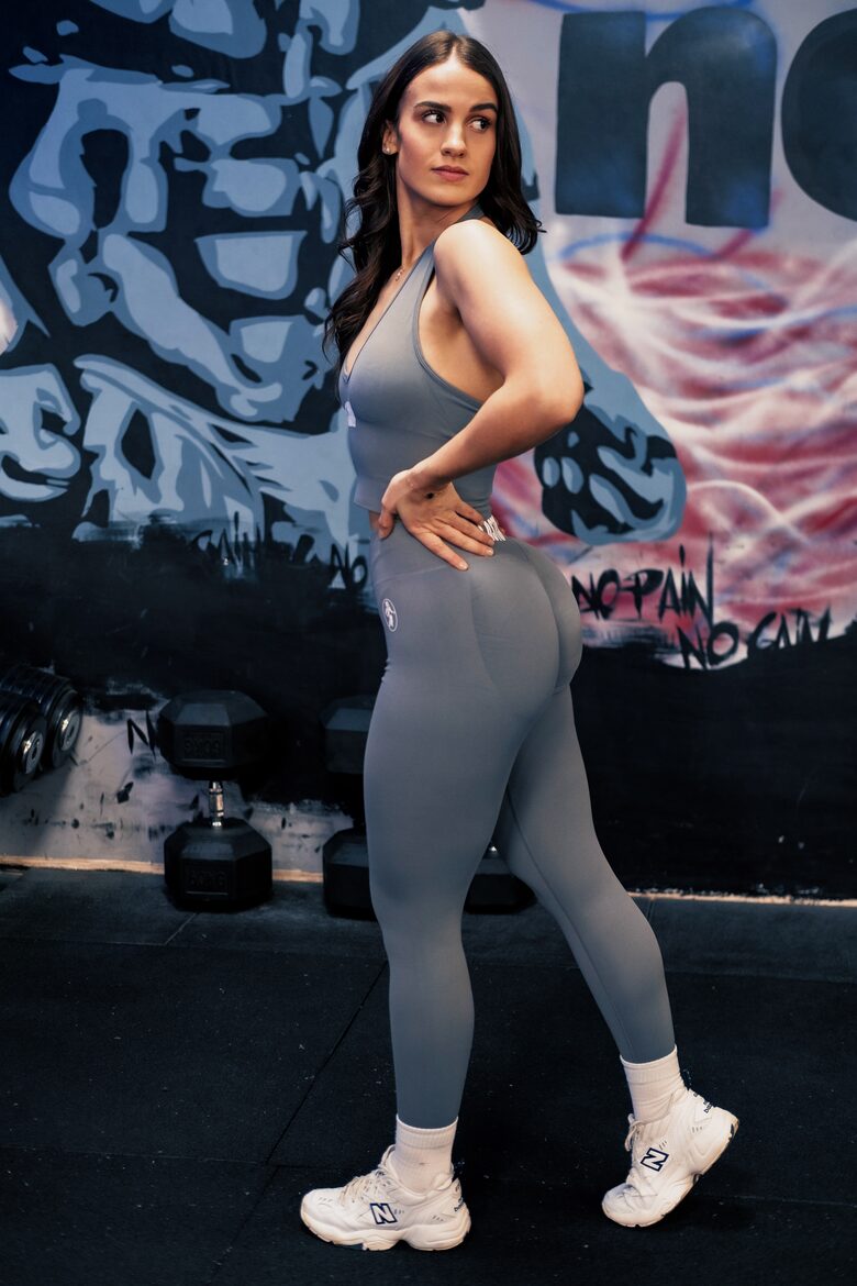 “Goddess of the gym” performance set (dark grey)