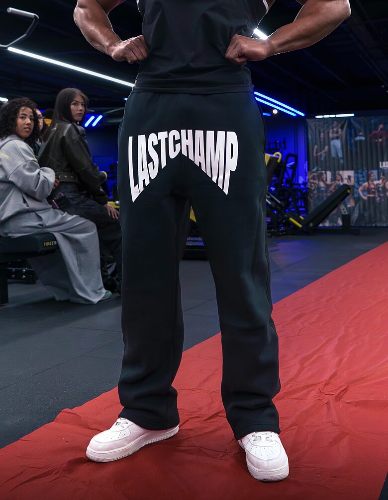 (1) FLARED JOGGERS – STYLE & PERF
