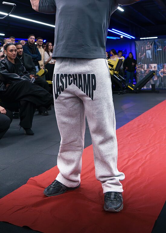 (2) FLARED JOGGERS – STYLE & PERF